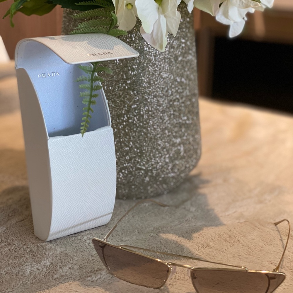 Prada sunglasses - Picture 3 of 4